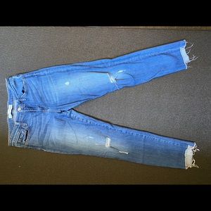 Distressed cropped denim